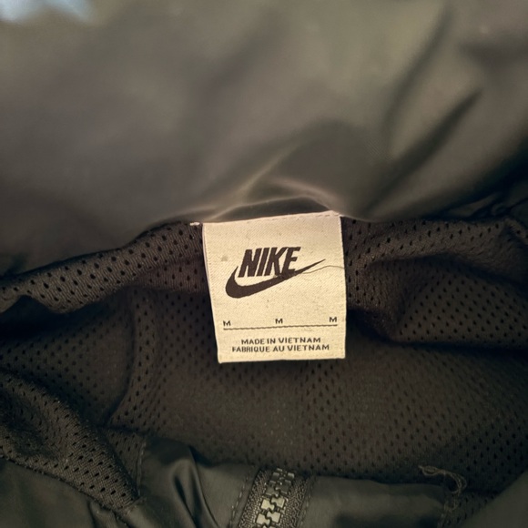 Nike Half-Zip Windbreaker - Picture 2 of 4